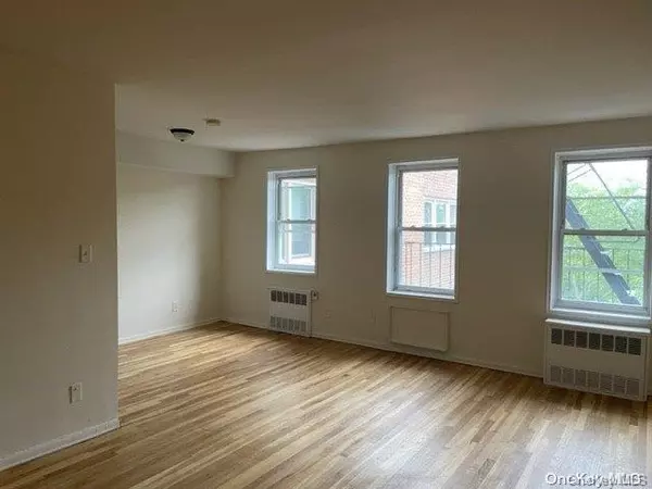 Far Rockaway, NY 11691,833 Central AVE #6-F