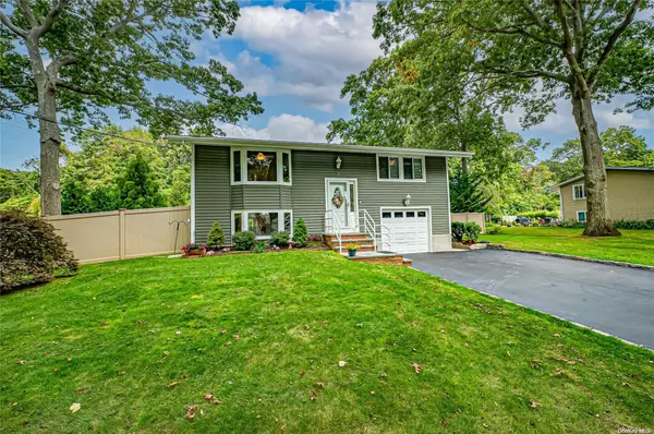 East Setauket, NY 11733,3 Rack LN