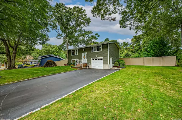 East Setauket, NY 11733,3 Rack LN