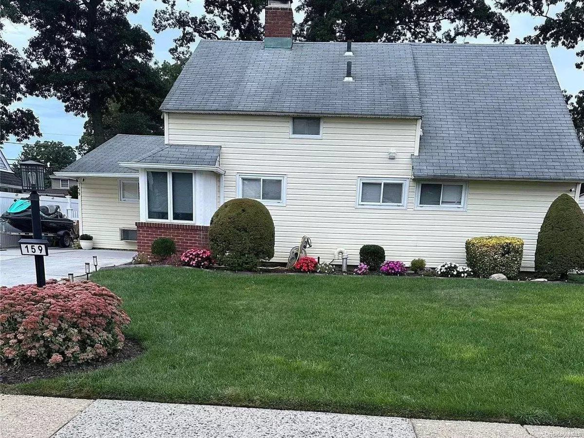 Wantagh, NY 11793,159 Twin LN