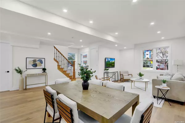 521 7th AVE, New Hyde Park, NY 11040