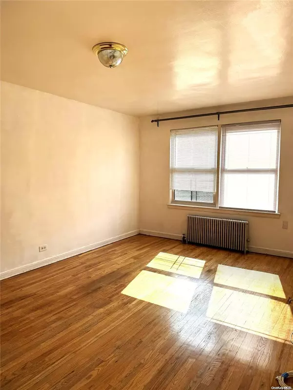 141-13 Union Turnpike #3M, Flushing, NY 11367