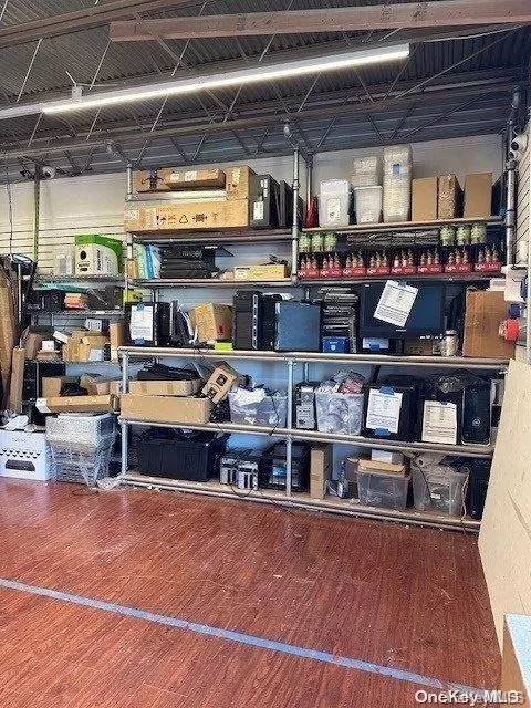West Babylon, NY 11704,380 Sunrise