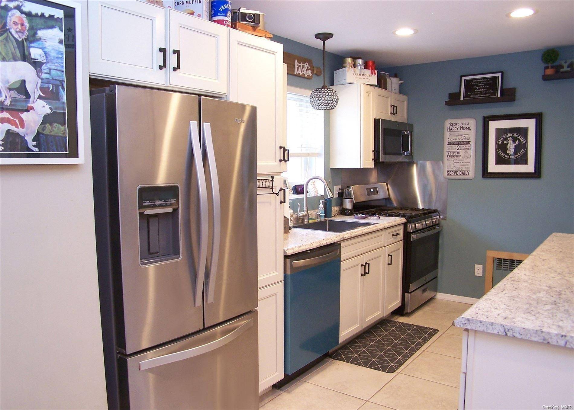 Sayville, NY 11782,9 Willow ST