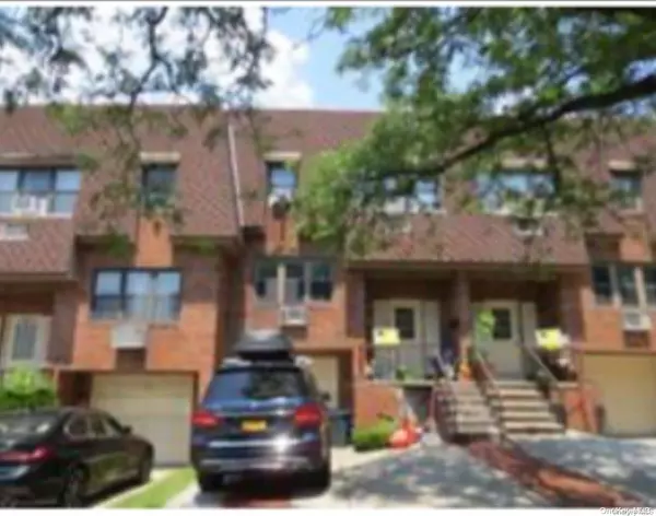 240-27 69th AVE, Douglaston, NY 11362