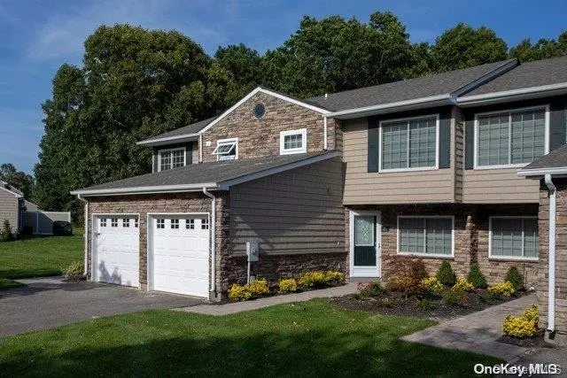 Coram, NY 11727,5000 Townhouse DR #1506