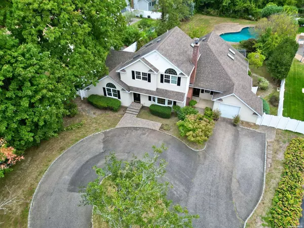 East Northport, NY 11731,605 Elwood RD