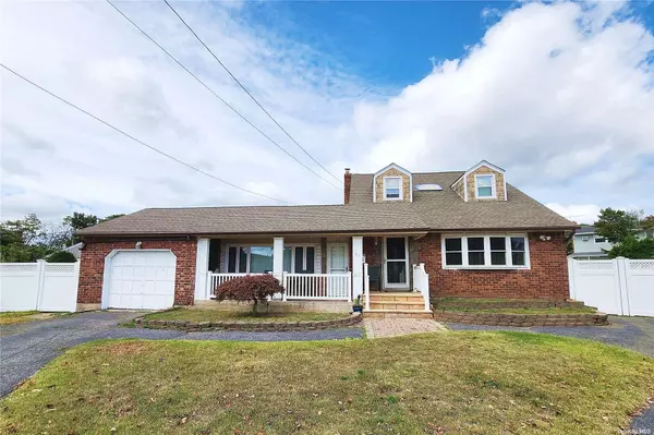 Hicksville, NY 11801,10 Victor CT