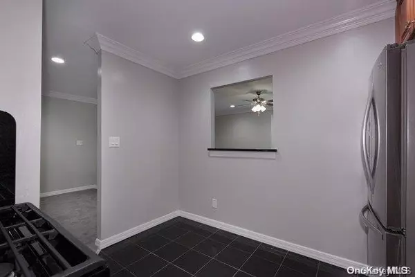 Coram, NY 11727,1003B Joyner PL #1003B