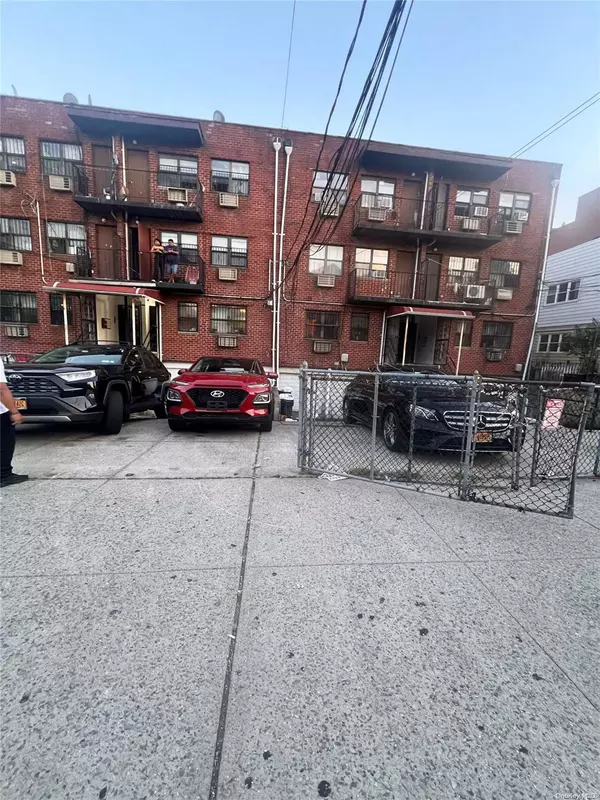Corona, NY 11368,104-66 38th AVE