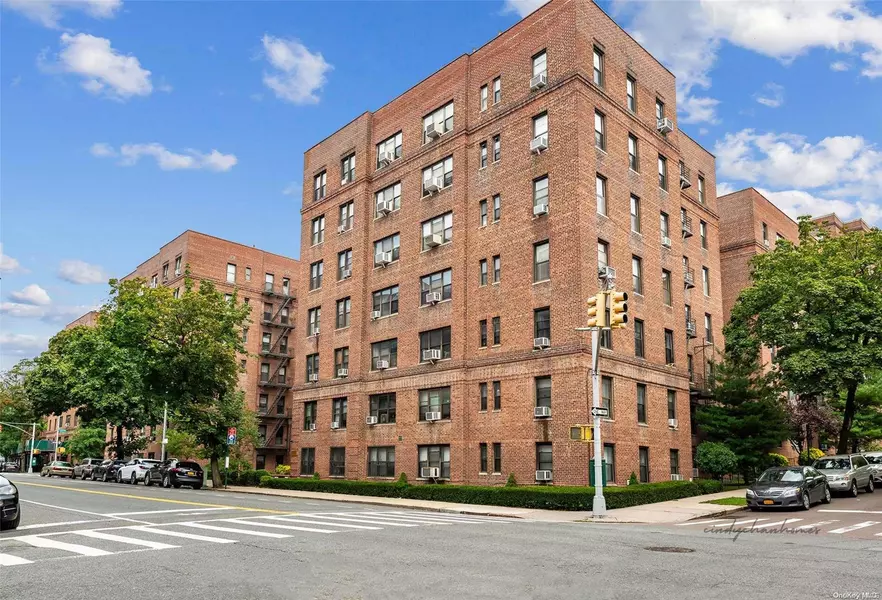 67-71 Yellowstone BLVD #5 L, Forest Hills, NY 11375