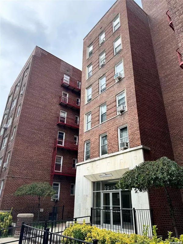 Rego Park, NY 11374,99-15 66th AVE #5E