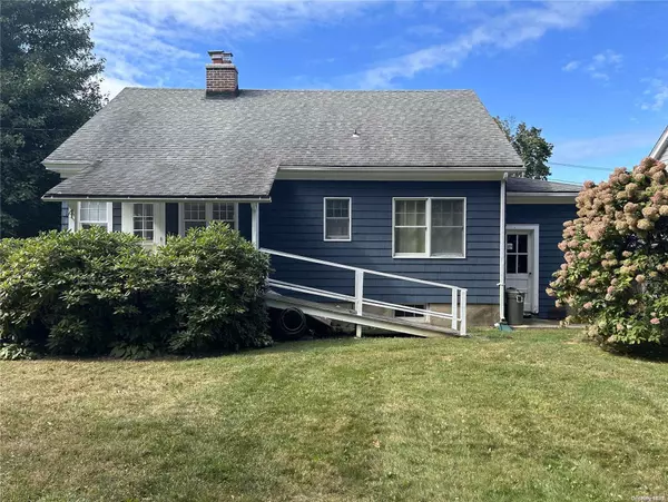 Centerport, NY 11721,103 Grant ST