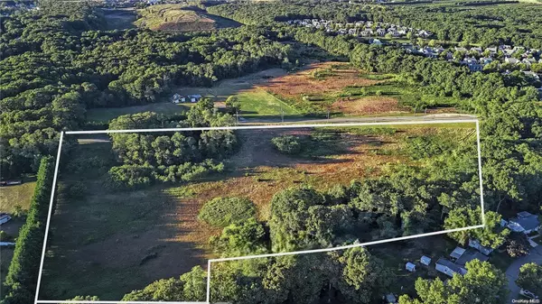 Calverton, NY 11933,1449 Middle RD