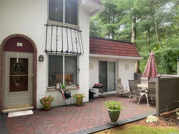 Coram, NY 11727,47 Skyline DR #47