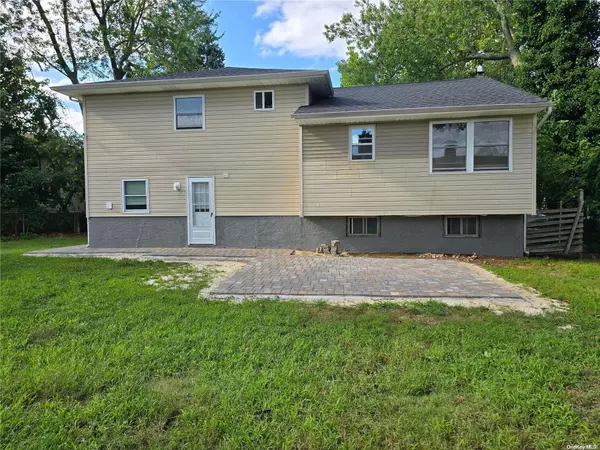 Commack, NY 11725,4 Hayfield CT