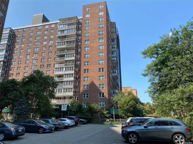 138-10 Franklin AVE #14, Flushing, NY 11355