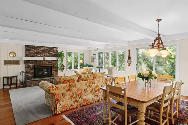 East Hampton, NY 11937,7 Harvest LN