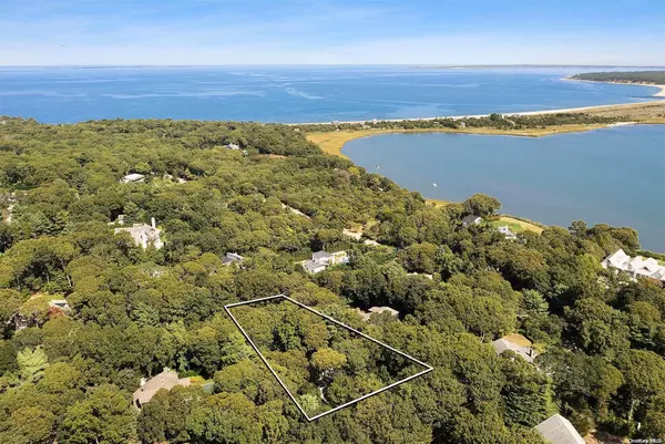 East Hampton, NY 11937,7 Harvest LN