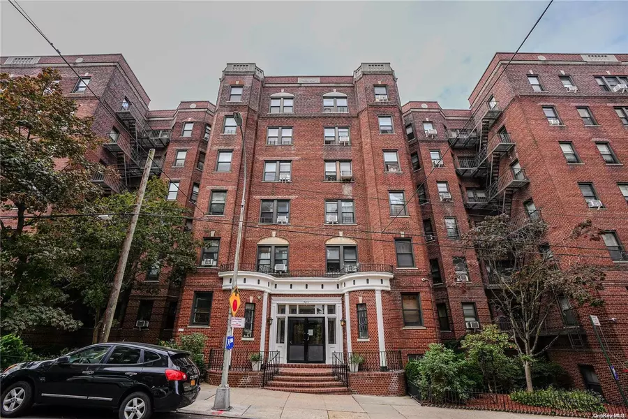 96-11 65 RD #301, Rego Park, NY 11374