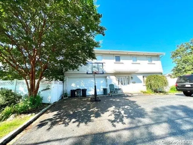 Bellmore, NY 11710,3058 Susan RD