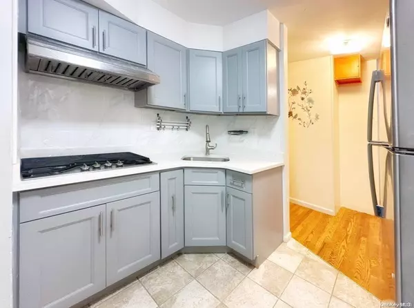 Flushing, NY 11355,144-35 Sanford AVE #6D