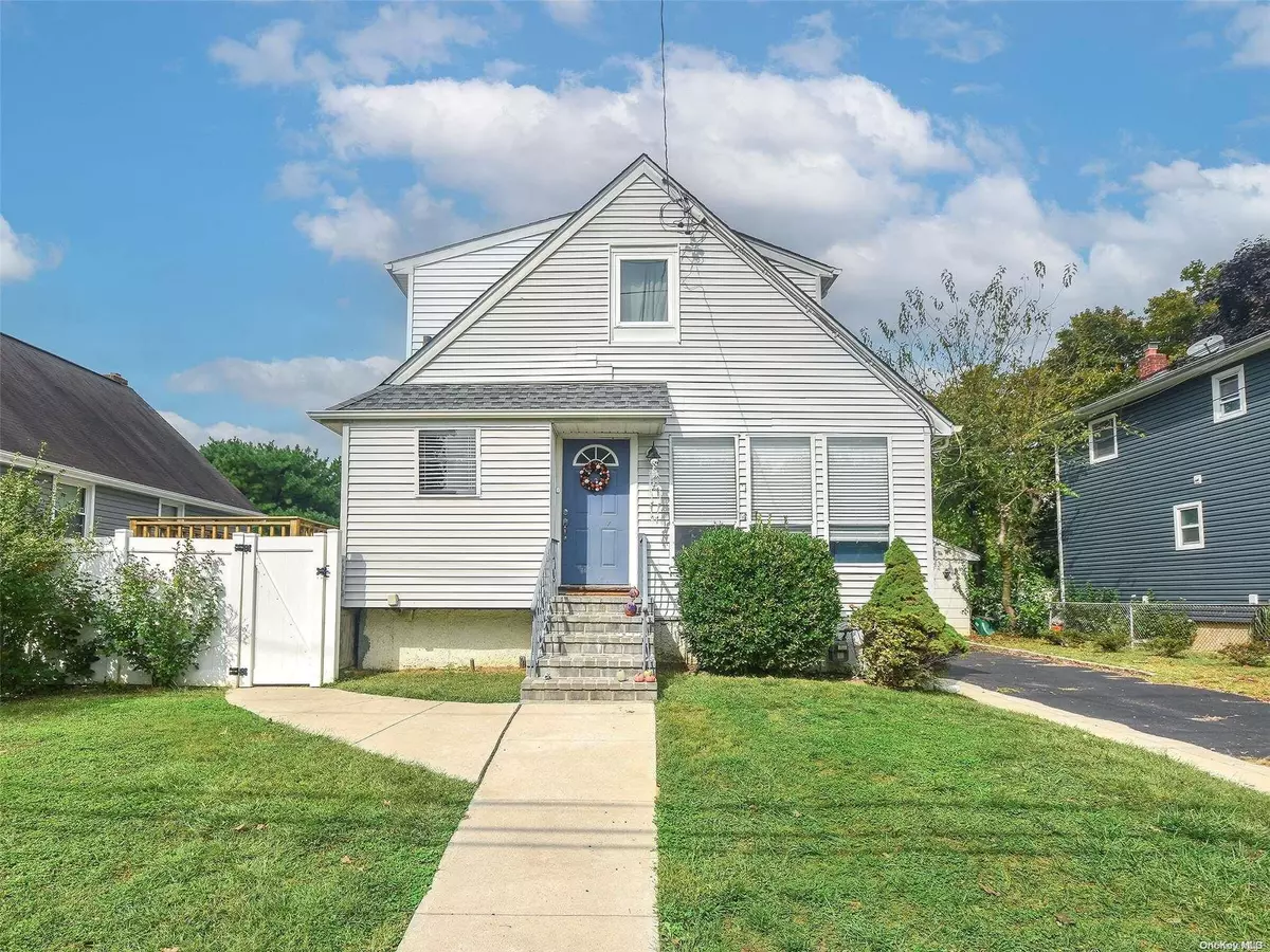 Port Washington, NY 11050,3 Pequot