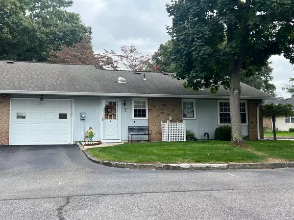 Ridge, NY 11961,292A Cardiff CT #292A