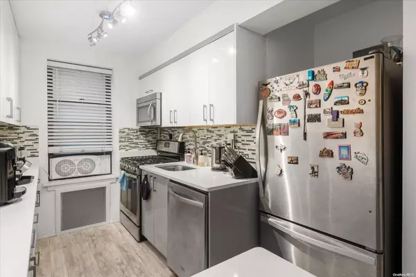 Woodhaven, NY 11421,83-75 Woodhaven BLVD #1N