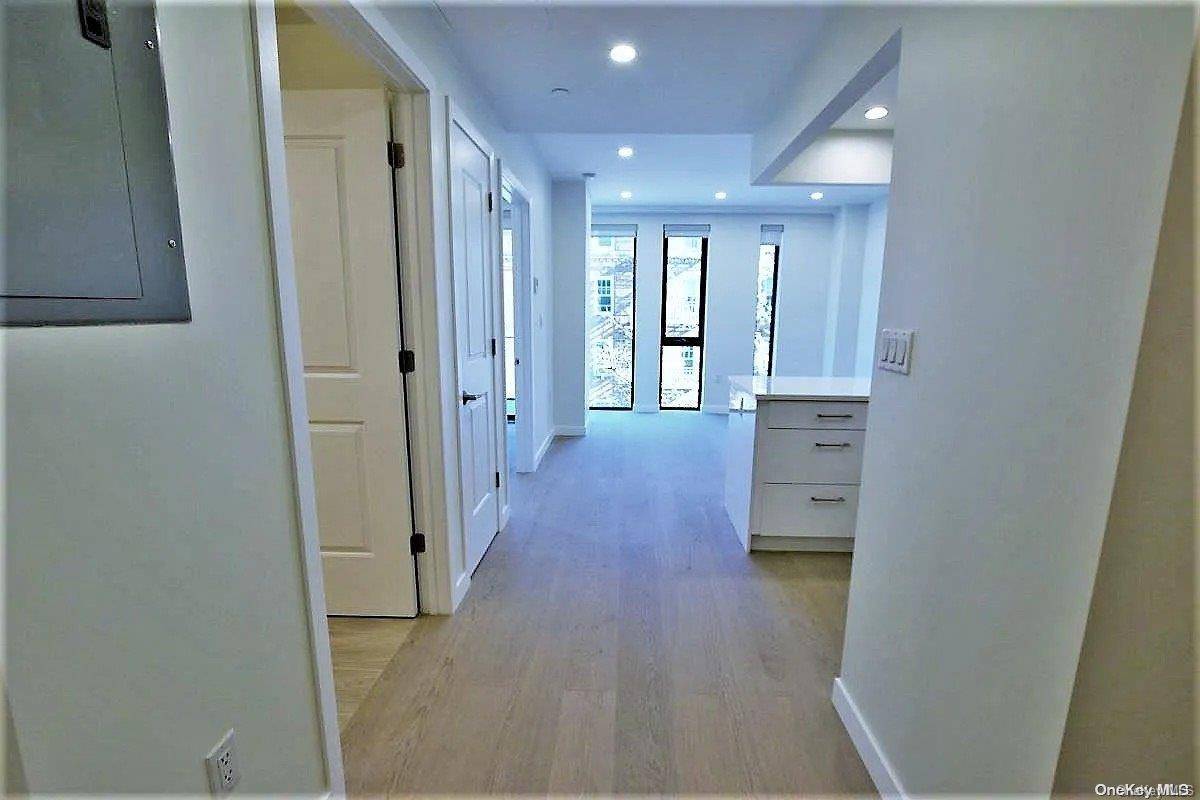 41-26 44 ST #3C, Sunnyside, NY 11104