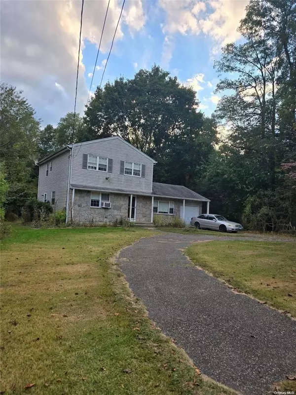 Middle Island, NY 11953,8 Mill Lot RD