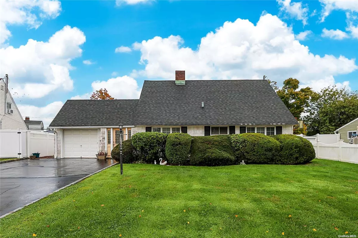 Levittown, NY 11756,43 Glazer LN