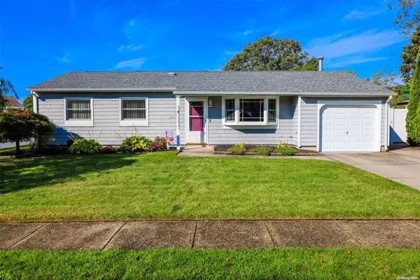 Holbrook, NY 11741,116 Glenmere WAY