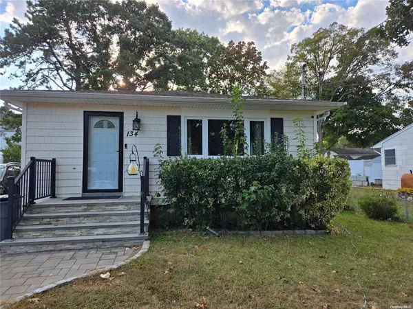 Wyandanch, NY 11798,134 N 24th ST