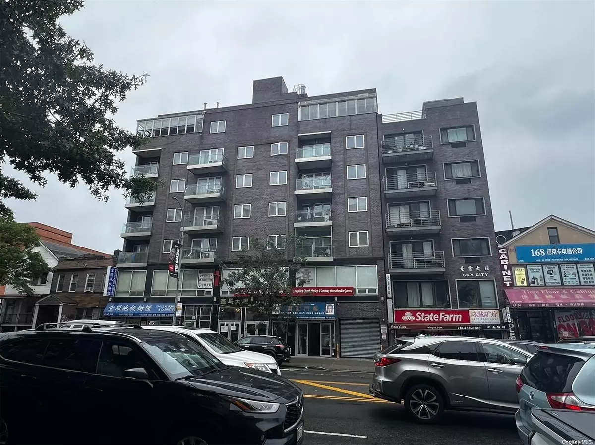 Flushing, NY 11355,41-42 College Point BLVD #4C