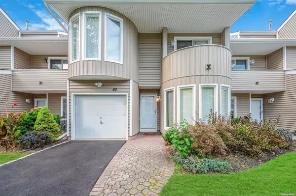 65 Kristin LN #N/A, Hauppauge, NY 11788