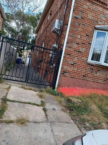 131-15 130th ST, South Ozone Park, NY 11420
