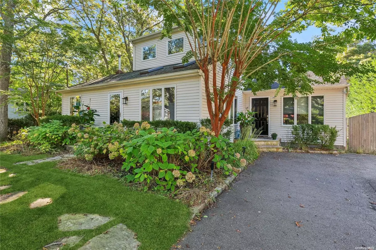 Hampton Bays, NY 11946,50 School ST