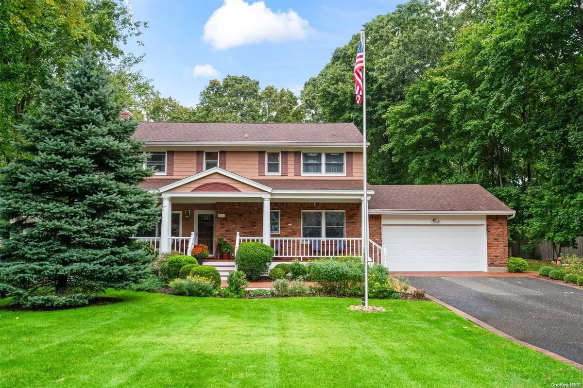 Northport, NY 11768,33 Dolphin LN