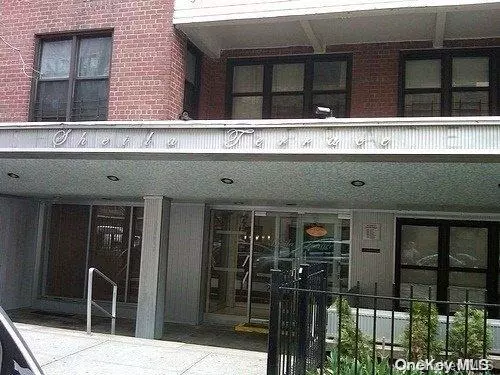 37-30 73 ST #1A, Jackson Heights, NY 11372