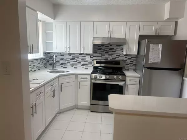 Flushing, NY 11354,147-48 Roosevelt AVE #3F