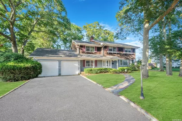 Patchogue, NY 11772,21 Swan View DR