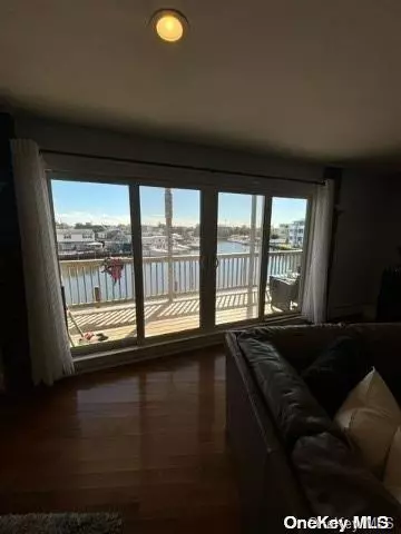 East Rockaway, NY 11518,70 Front ST