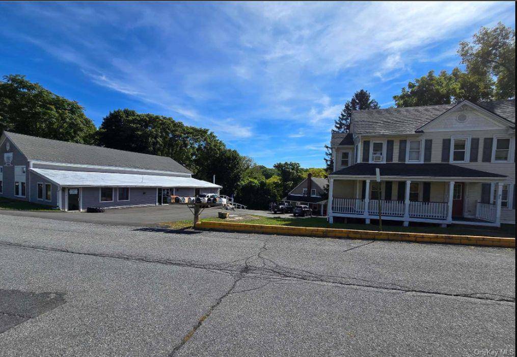 10-32 Roberts RD, Highland, NY 12528