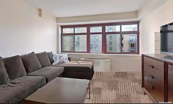 4-74 48th AVE #4U, Long Island City, NY 11109