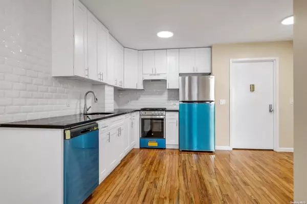 Middle Village, NY 11379,84-52 Fleet CT