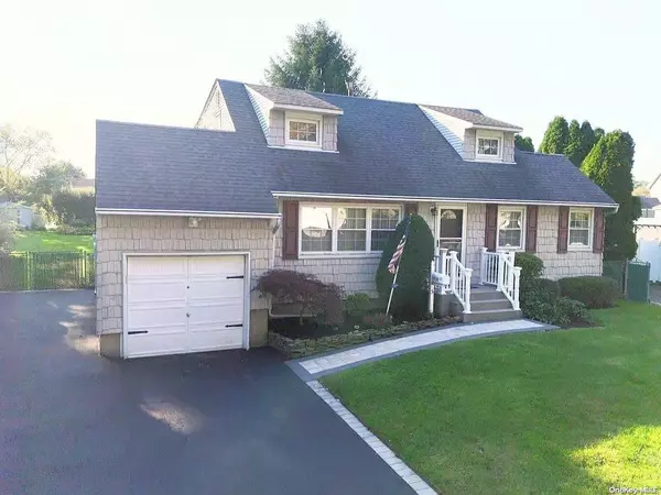 East Northport, NY 11731,5 Cullen DR