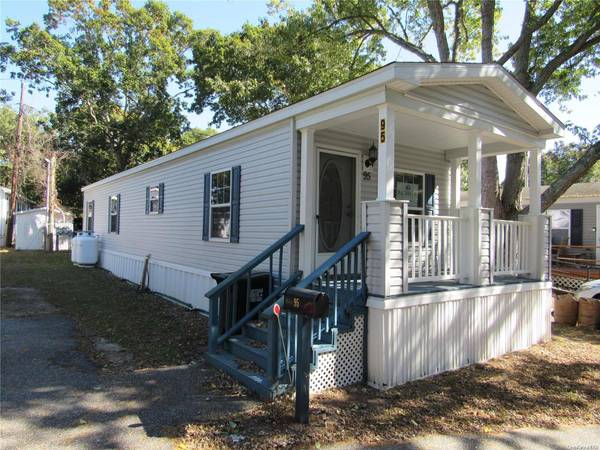 37-95 Hubbard AVE, Riverhead, NY 11901