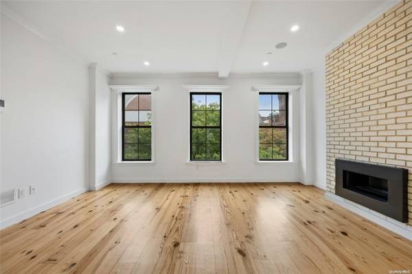 Brooklyn, NY 11221,583 Putnam AVE #4