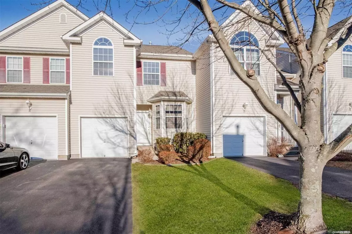 Medford, NY 11763,72 Cranberry CIR